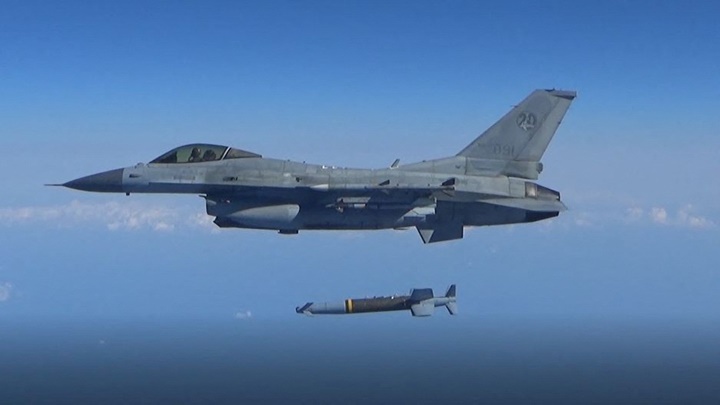 南韓空軍出動戰機,應對發現的180多條北韓軍機軌跡。路透社資料圖片
