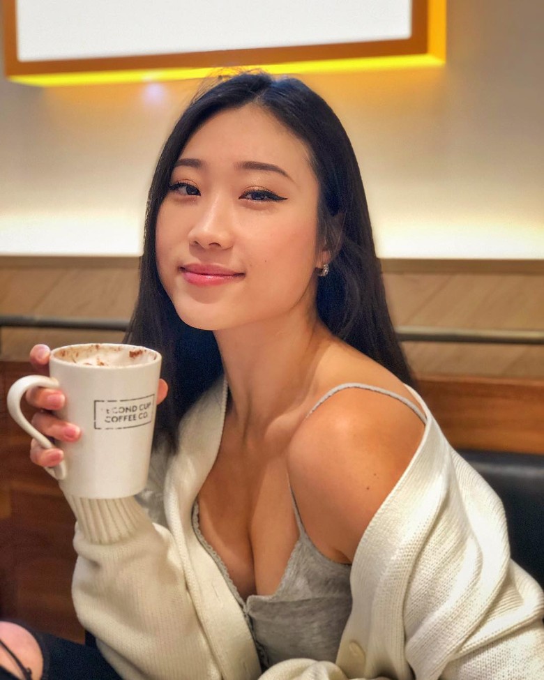 Tina除演員外，也一位編劇及監製。