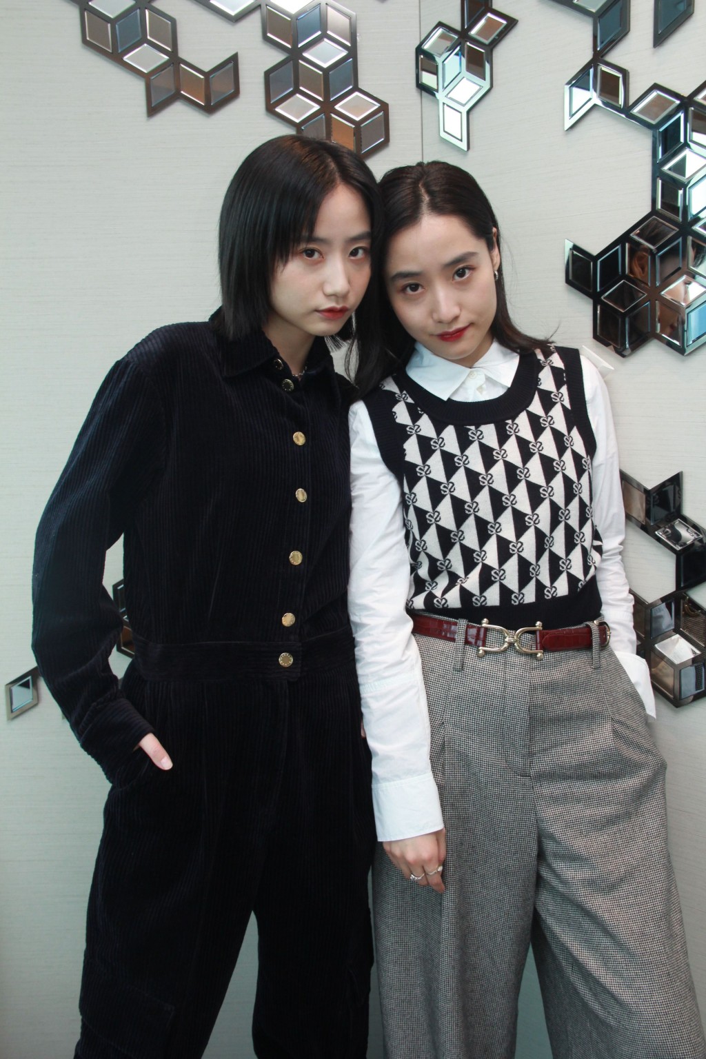 Gigi 跟圈外男友因溝通不足分手,單身了3年,而年前跟吳肇軒公開戀情的Sabrina,早前因性格不合分開。