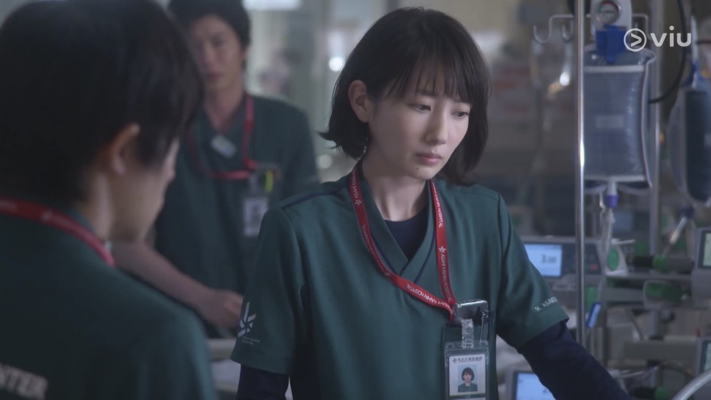 波瑠飾演夜更急症醫生。