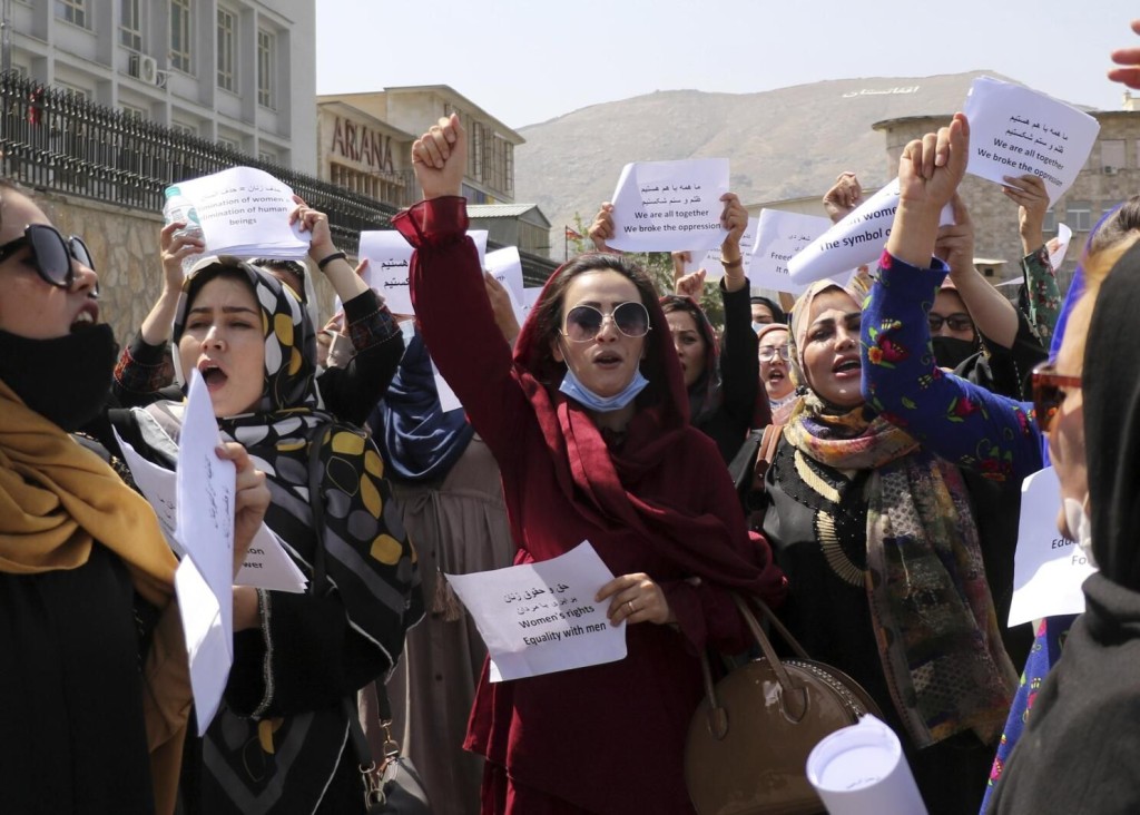 阿富汗妇女维权。 AP