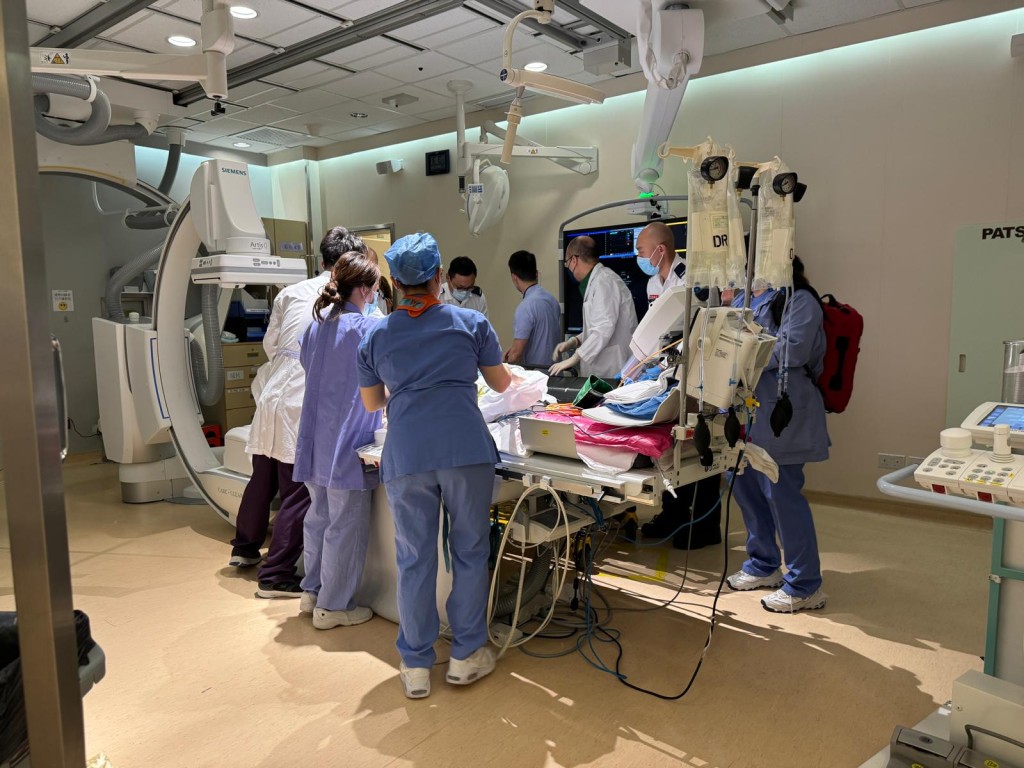 屯門醫院血管介入取栓手術。