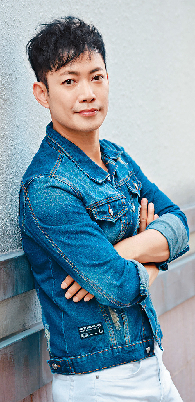 ■嘉年認為《凝聚香港》內容以民生為主，不擔心會被恐嚇。
