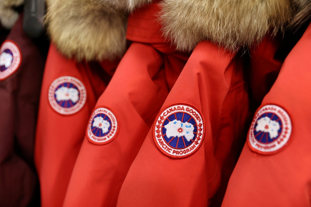 Canada Goose外套被視為又貴又潮的品牌，一件外套售價介乎數百至1500美元。路透