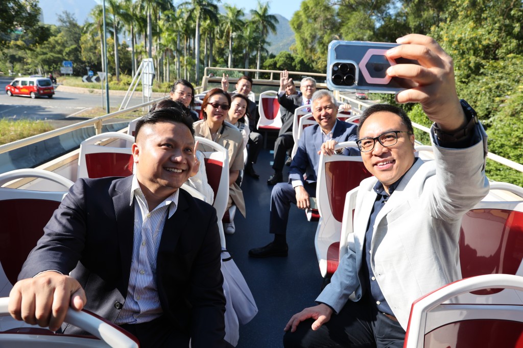 昂坪360與Big Bus Tours今個秋天再度聯手呈獻「360大嶼山觀光巴士」