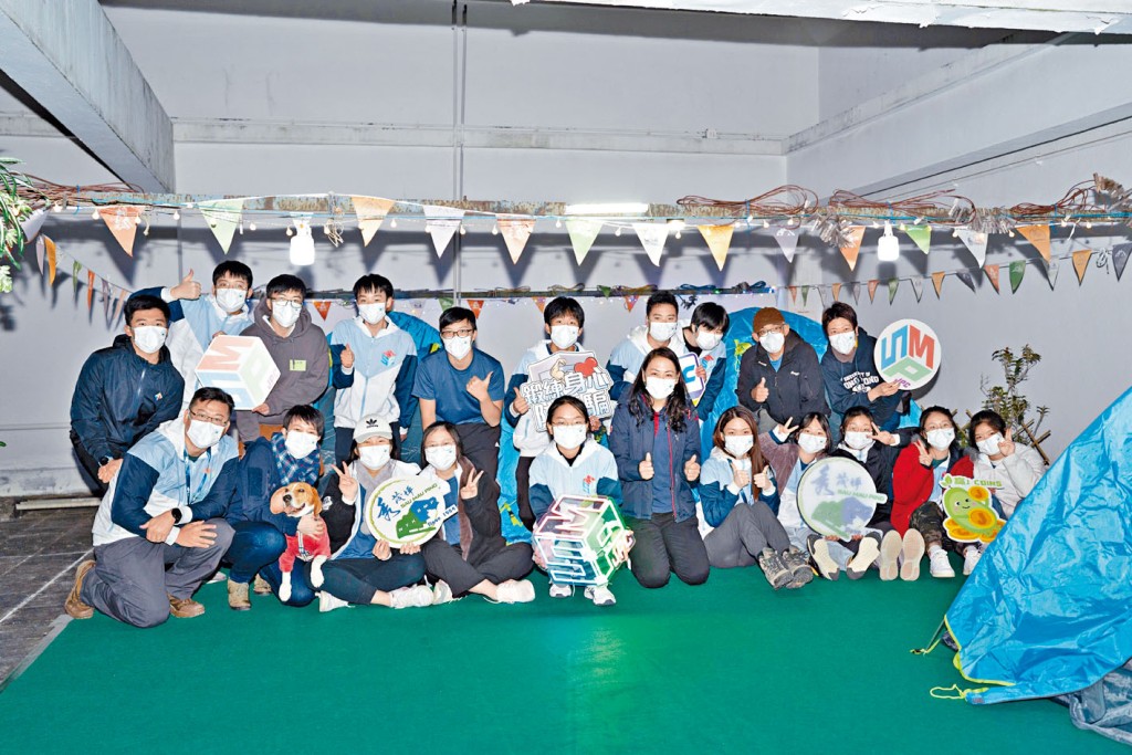 秀茂坪警區舉行「沉浸式體驗‧警署日與夜」，參與學員經歷兩日一夜的露營及體驗活動後，均表示獲益良多。