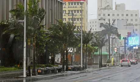 卡努為沖繩帶來連場豪雨。美聯社