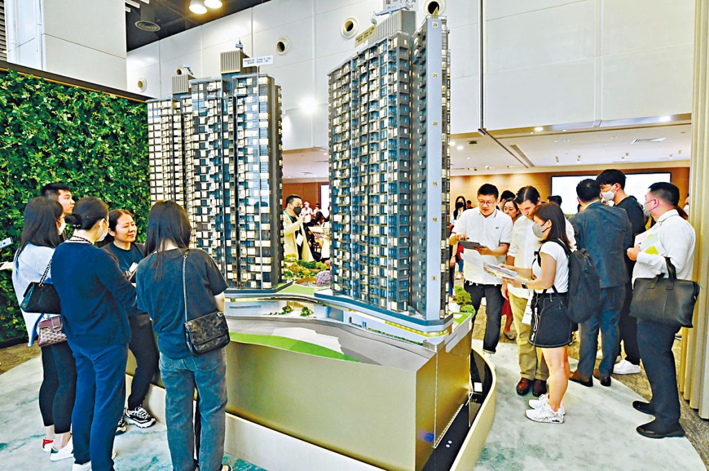 瑜一．天海昨首度開放示範單位予公眾參觀及同步進行收票，市場消息指，項目已錄足額認購。