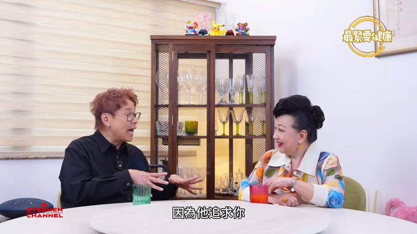陳志雲笑家燕姐「好少女心」。 陳志雲笑家燕姐「好少女心」。