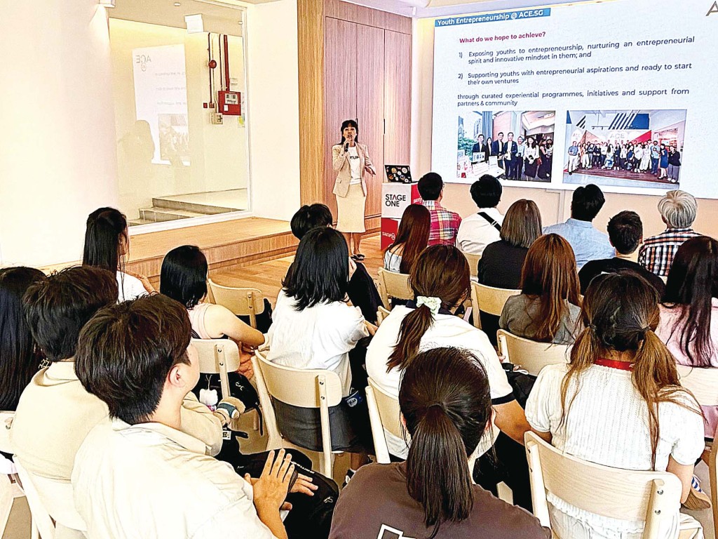 城大創新學院師生團隊於二月曾前往新加坡，到訪當地創新產業園區One-North了解初創社群及培育機構的運作。