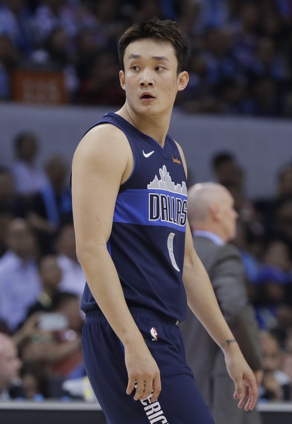 丁彥雨航曾經在2018年代表獨行俠出戰NBA中國賽。AP 丁彥雨航曾經在2018年代表獨行俠出戰NBA中國賽。AP