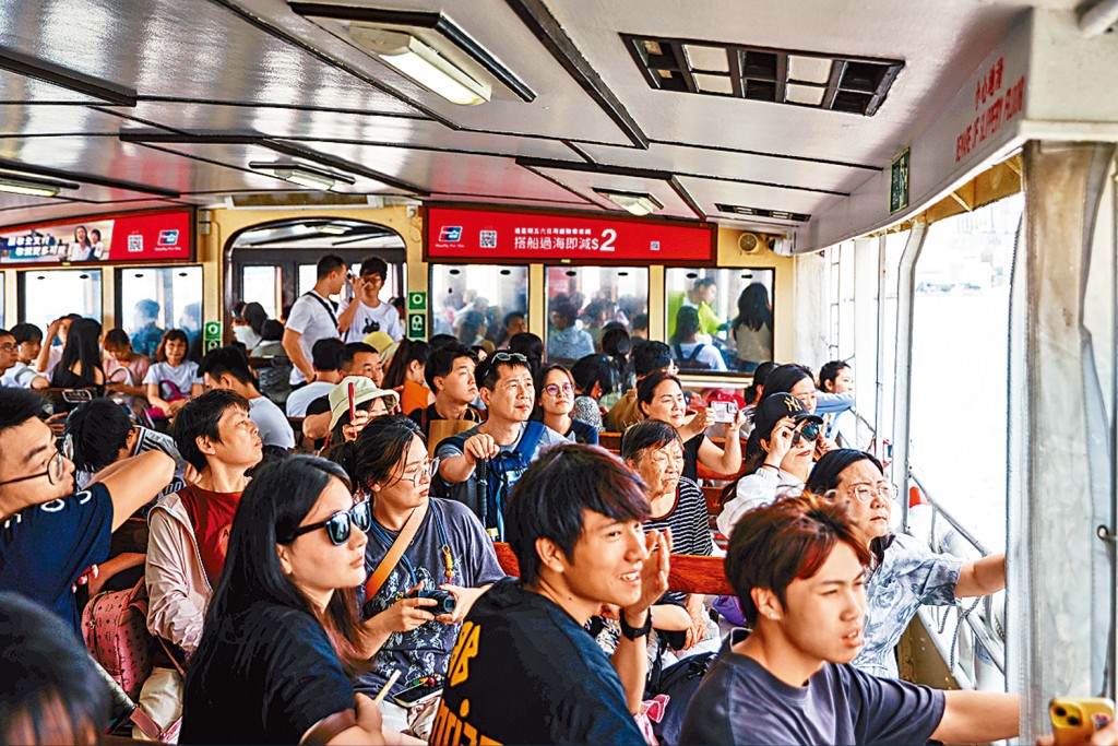今年五一黃金周期間,不少內地旅客選擇不跟團,主要參考小紅書攻略或跟AI推薦的路線觀光。
