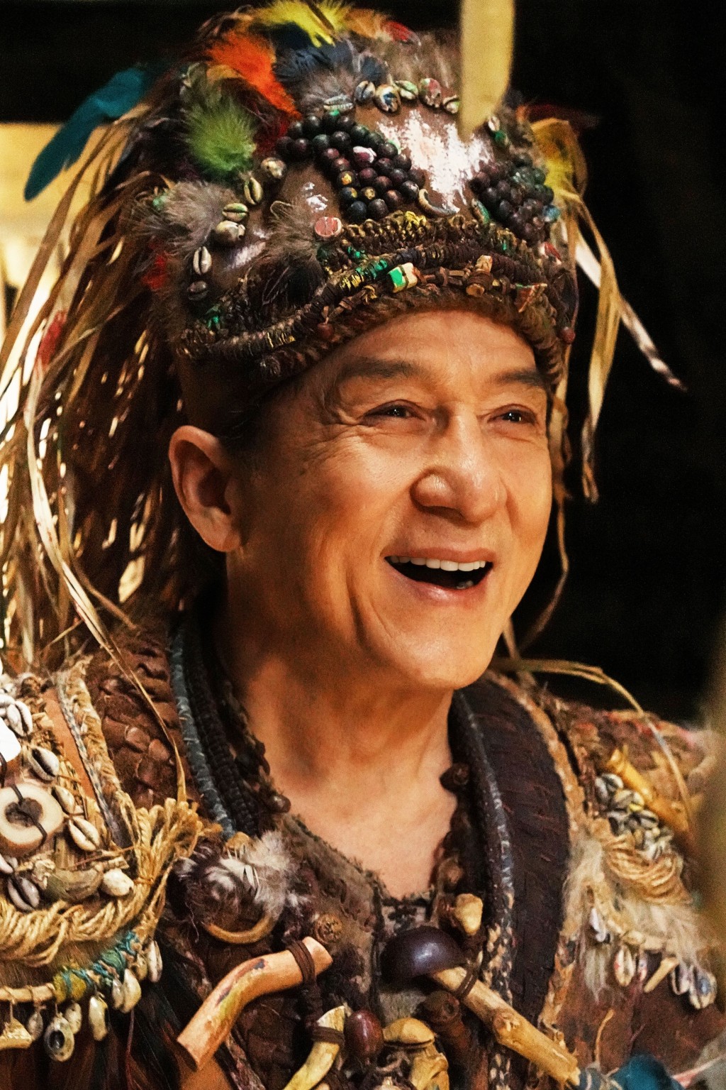 《熊貓計劃之部落奇遇記》故事聚焦在熊貓胡胡，與成龍飾演的Jackie意外墜崖，闖入神秘原始部落。