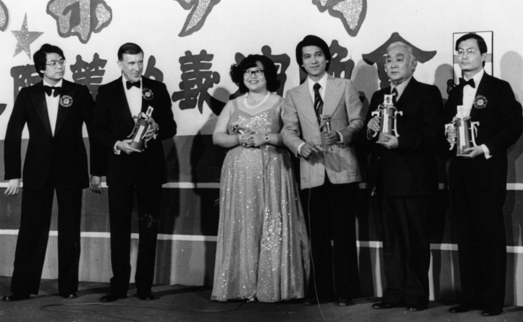 梁醒波在1967年TVB开台时，成为开国功臣之一，主持《欢乐今宵》长达十数年。