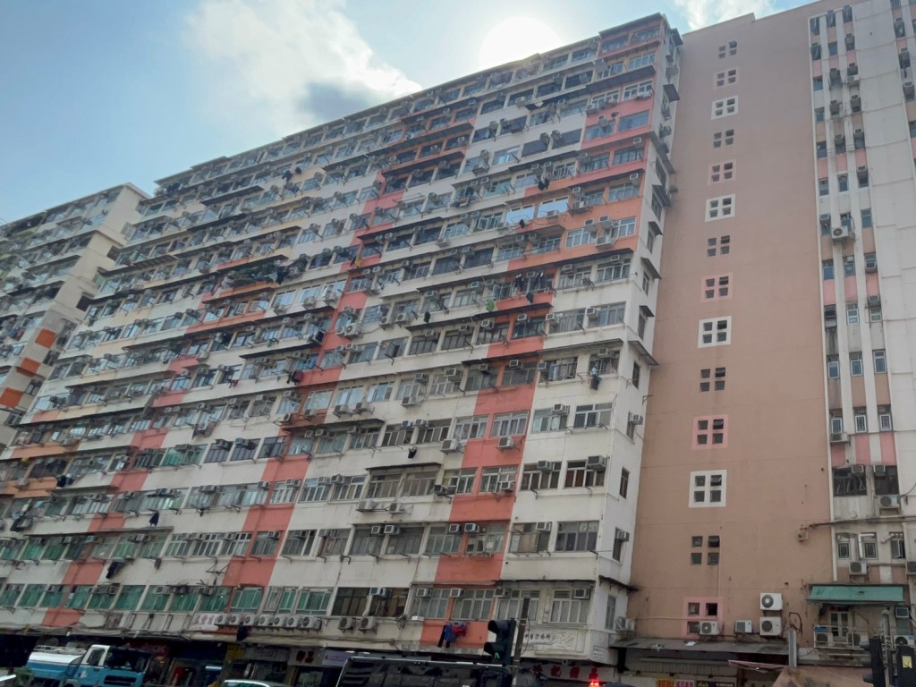 當局擬限制授權票上限、利益申報等，以完善大廈管理制度。資料圖片