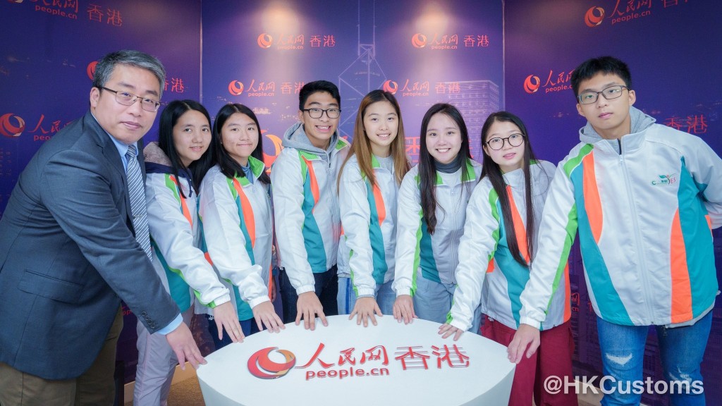 Customs YES與一班青少年去到人民網(香港)辦公室度參觀。
