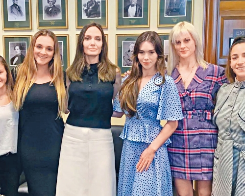 ■安祖蓮娜一直提倡保護兒童安全，昨她晒合照力撐受害體操運動員。