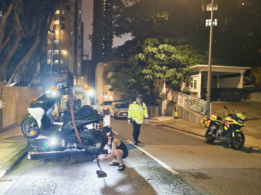 現場為西半山近旭龢道8號一垃圾收集站對開。徐裕民攝 現場為西半山近旭龢道8號一垃圾收集站對開。徐裕民攝