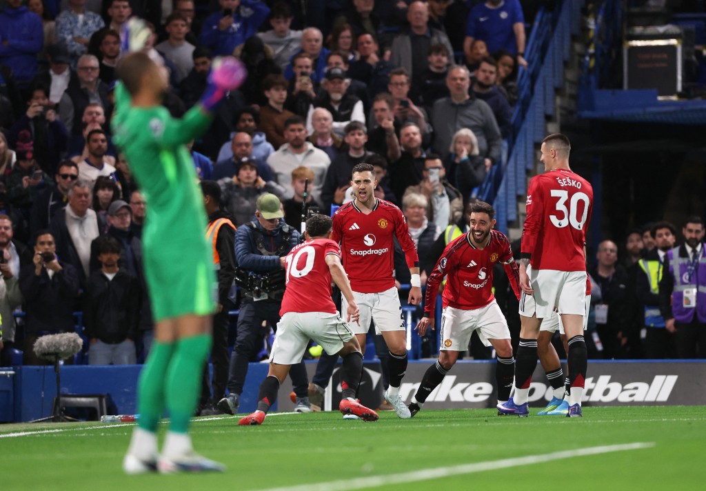 曼聯英超大戰作客史丹福橋球場，憑藉堅韌的防守和致命反擊以1:0力克勁敵車路士。路透社