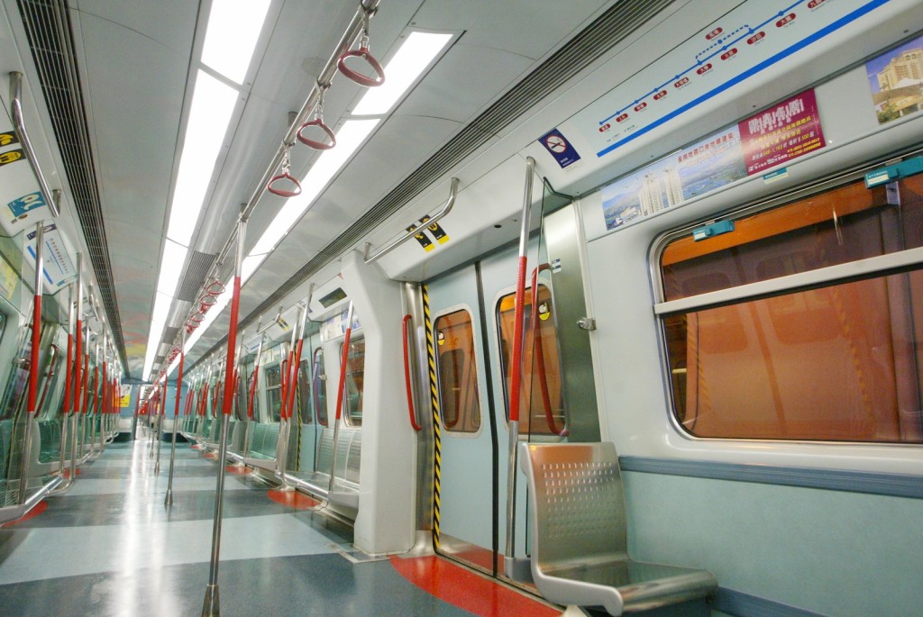 第一代列車在1996至99年間列車外觀與車廂內部翻新。資料圖片