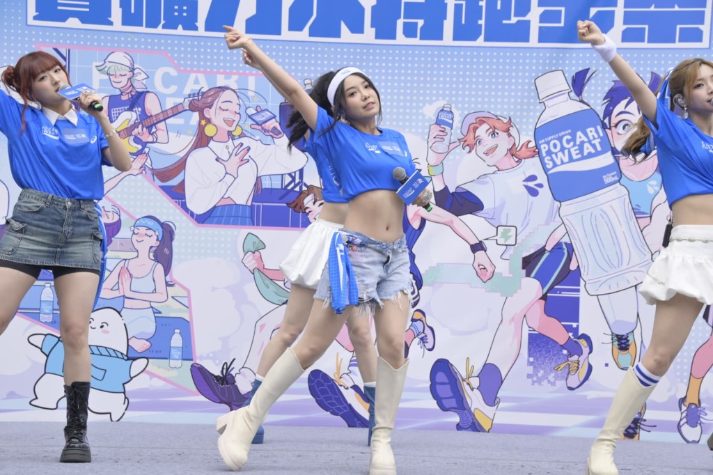 Lolly Talk表示往後合體表演要睇緣份。 Lolly Talk表示往後合體表演要睇緣份。