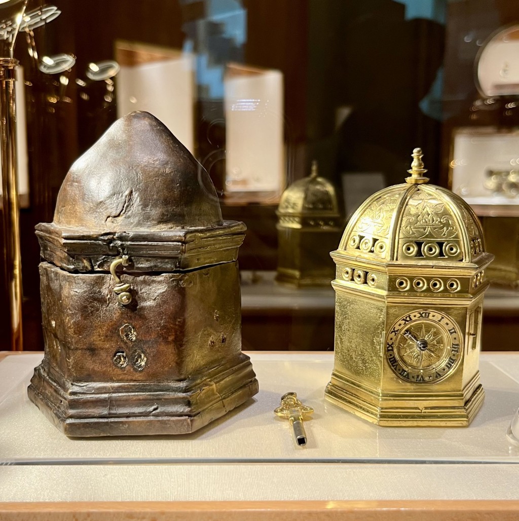 這款屬已知歷史中最古老的德國鼓鐘，以鑰匙上弦，約於1530年面世。