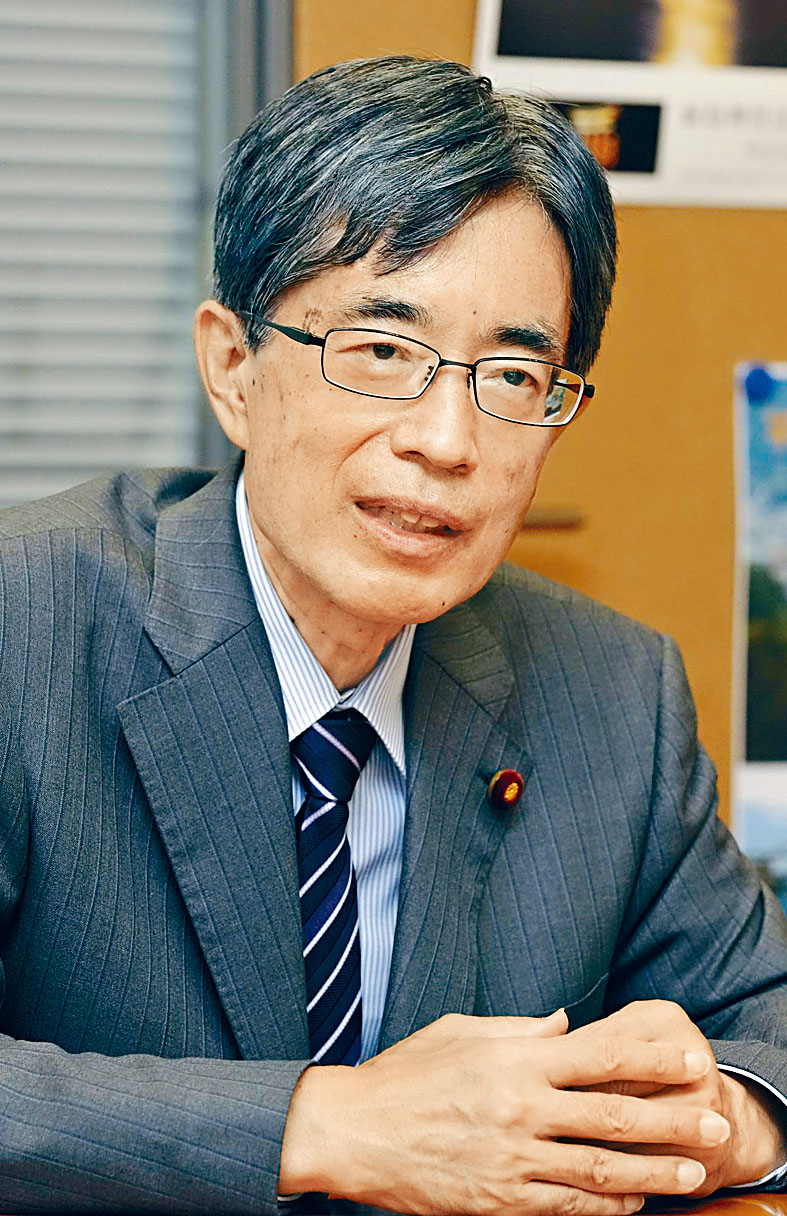 日本原總務大臣寺田稔。