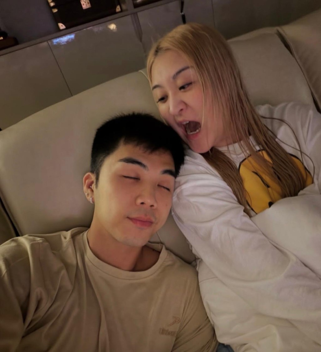 伍富橋與太太梁兆楹宣布即將榮升父母。
