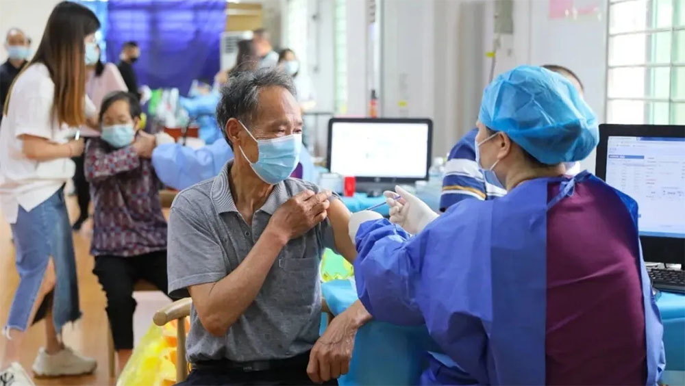 內地60歲以上老年人完整接種達2.12億人。