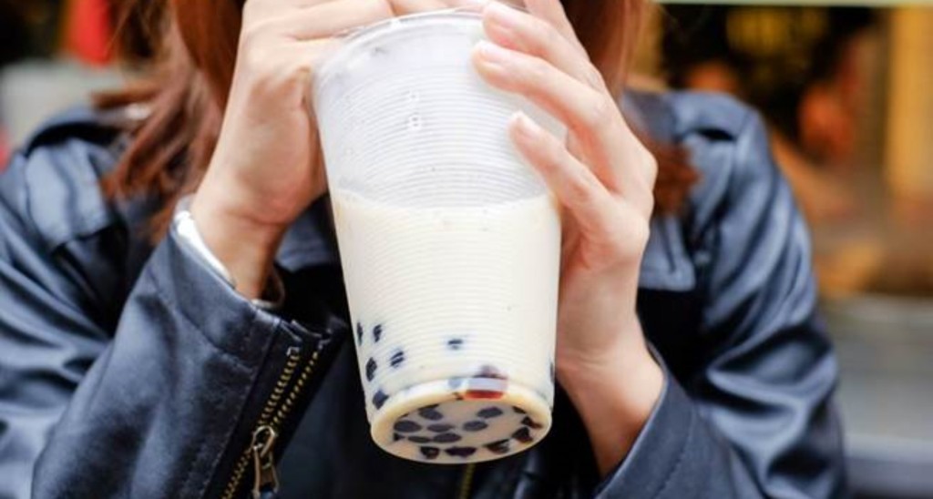 飲料店被誤留負評老闆氣炸。配圖與本文無關