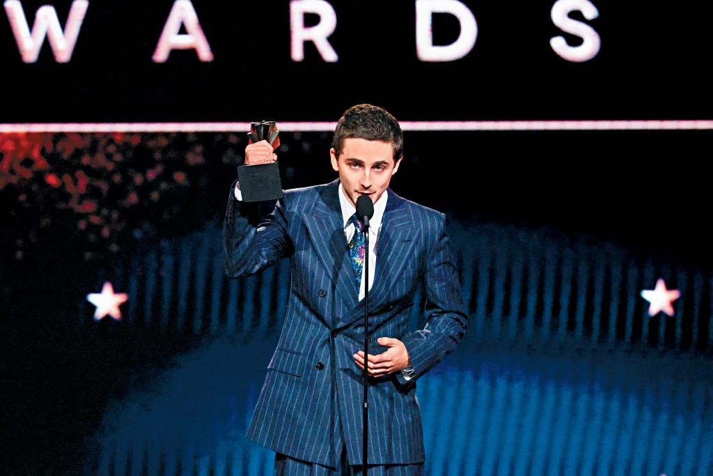 添麥菲奪影帝，在台上特別多謝拍拖3年的女友Kylie。