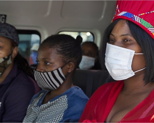 南非發現新變異新冠病毒，令感染人數急升。AP資料圖片