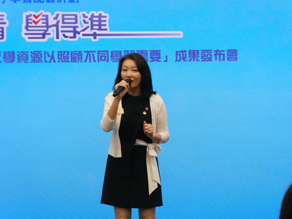 李小宝相信,平台提供游戏化、能在家进行的学习,有助解决老师「赶进度」的困局。 李小宝相信,平台提供游戏化、能在家进行的学习,有助解决老师「赶进度」的困局。