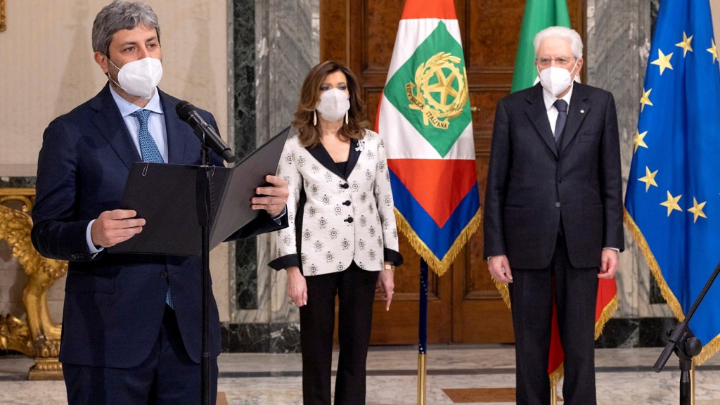 馬塔雷拉(右)成為意大利歷史上第二位連任總統。REUTERS