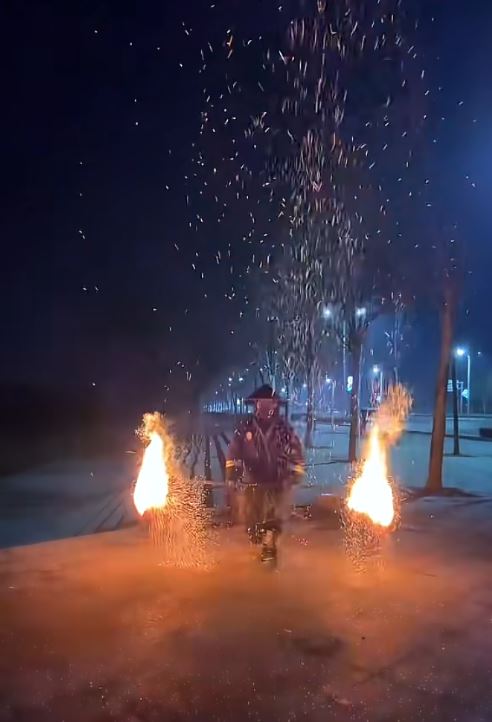 打鐵花網紅「村夫」年廿九因燒炭取暖，中一氧化碳毒身亡。