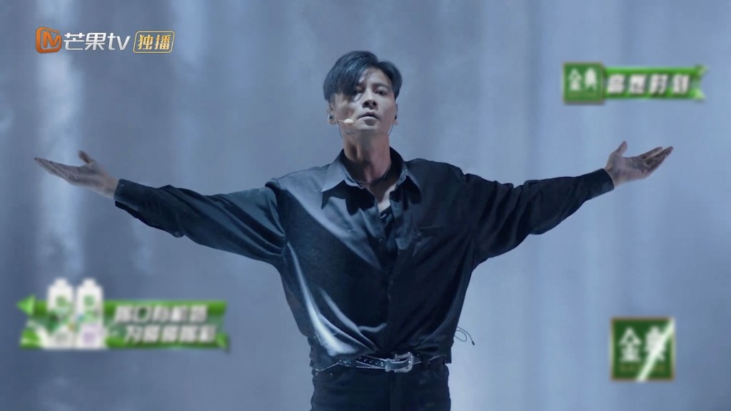 張晉在雙人賽表演《跳舞街》。