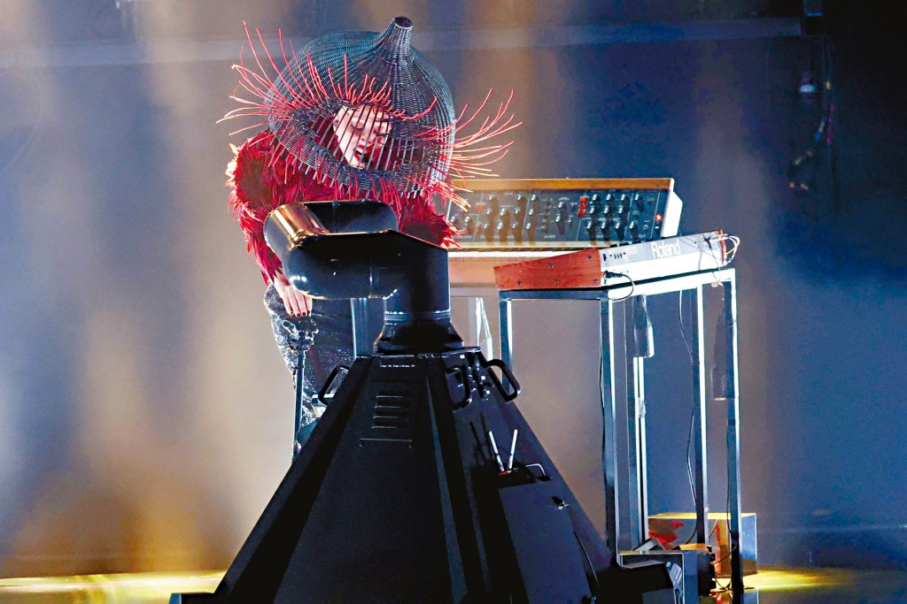 Gaga周一在開騷前3小時，因病取消蒙特利爾尾場演出。