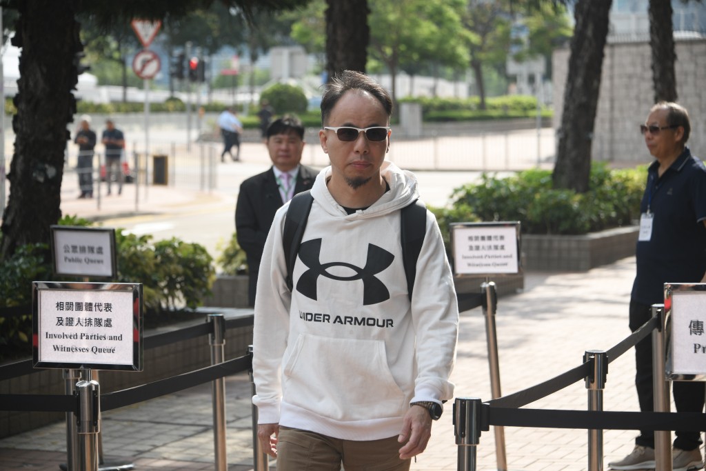 宏志阁居民苏晓峰。其居于宏昌阁的父母于大火中死亡。 宏志阁居民苏晓峰。其居于宏昌阁的父母于大火中死亡。