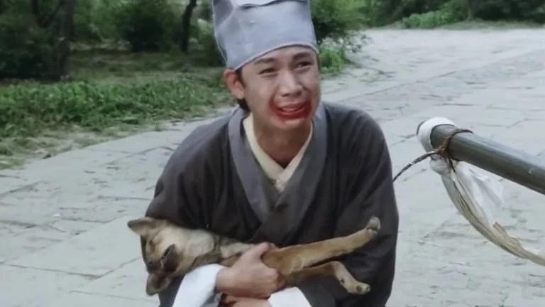 梁荣忠在周星驰电影《唐伯虎点秋香》及《九品芝麻官》都有搞笑演出。