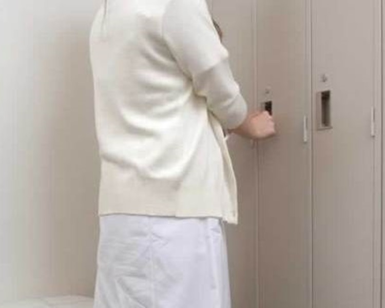 女醫生及女護士更衣疑被偷拍。配圖與文中無關