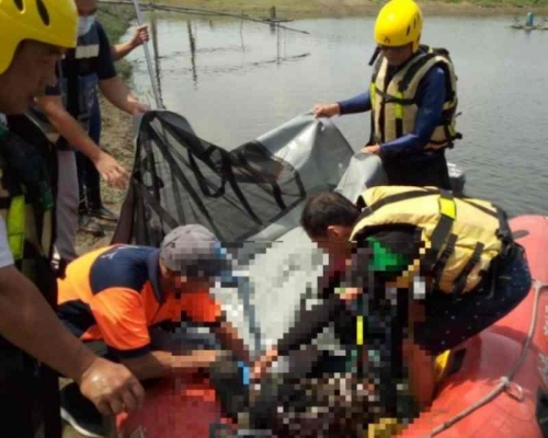 消防趕到救起男子已證實死亡。