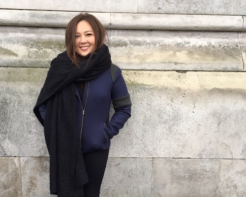 Janice明明中文麻麻，但已不知不覺練好普通話。