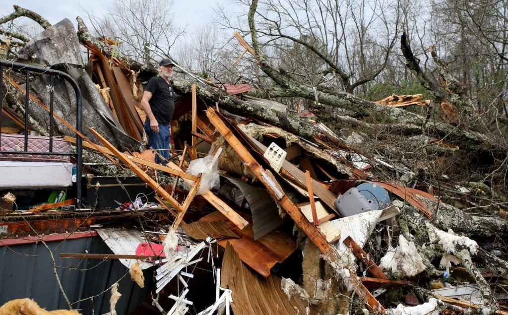 在阿拉巴马州被龙卷风摧毁的房屋废墟。路透社
