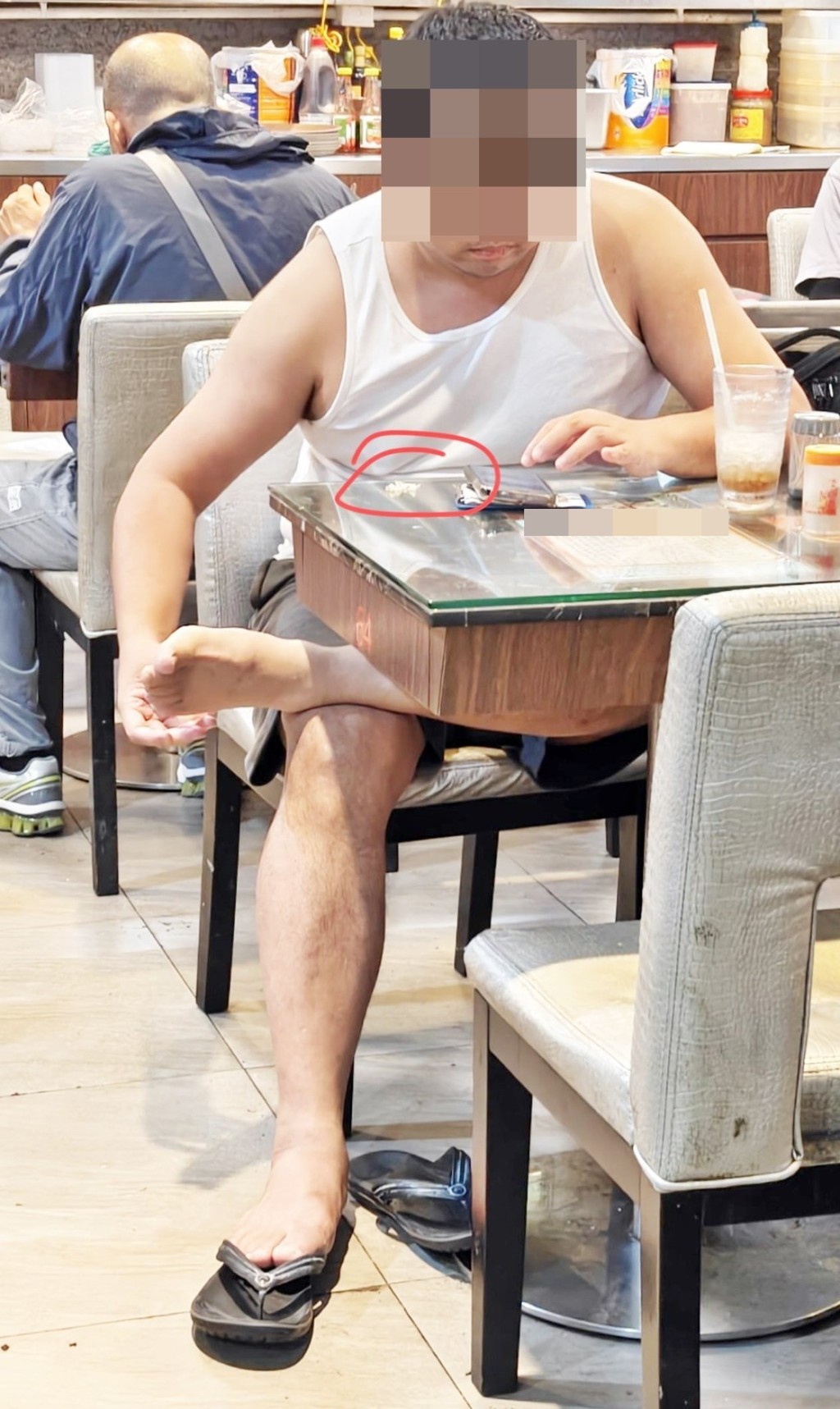 facebook截圖(資料來源:Terry Lee@facebook好fashion呀你) facebook截圖(資料來源:Terry Lee@facebook好fashion呀你)