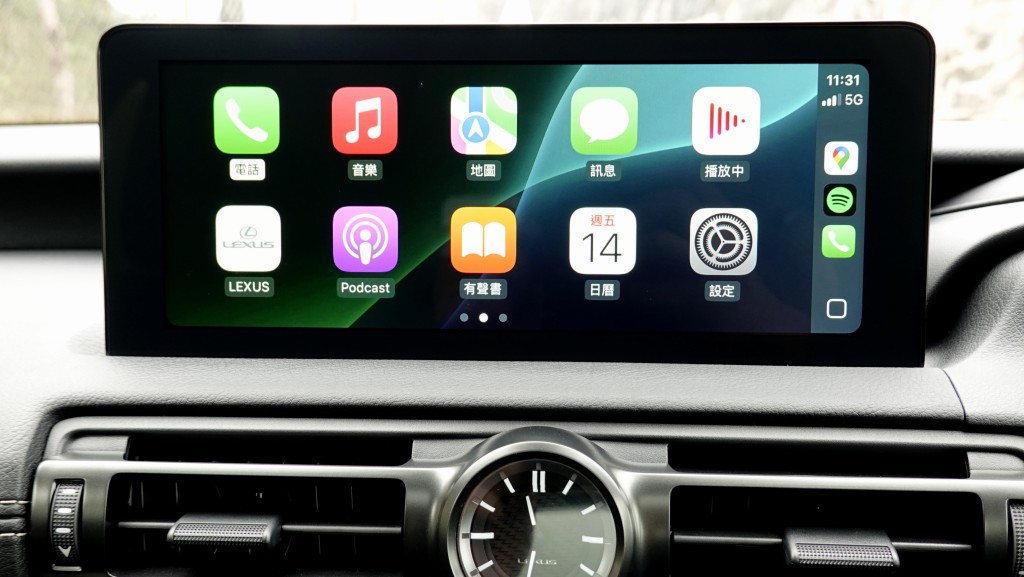 凌志LEXUS IS300h F Sport特別版香港試駕，可連線接駁Apple CarPlay介面。