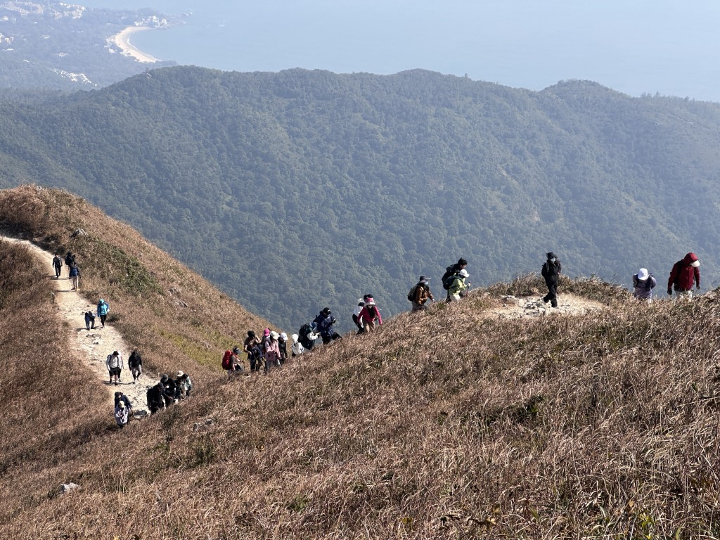 鳳凰山有不少登山人士。梁國峰攝