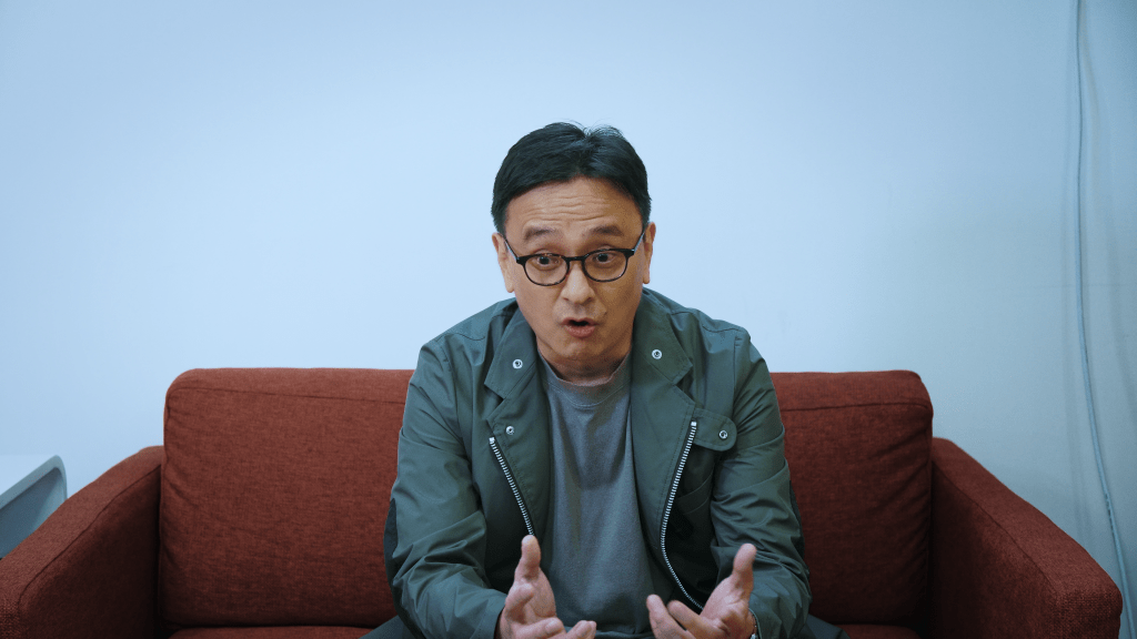 鄒世龍是發掘余文樂的首任經理人。