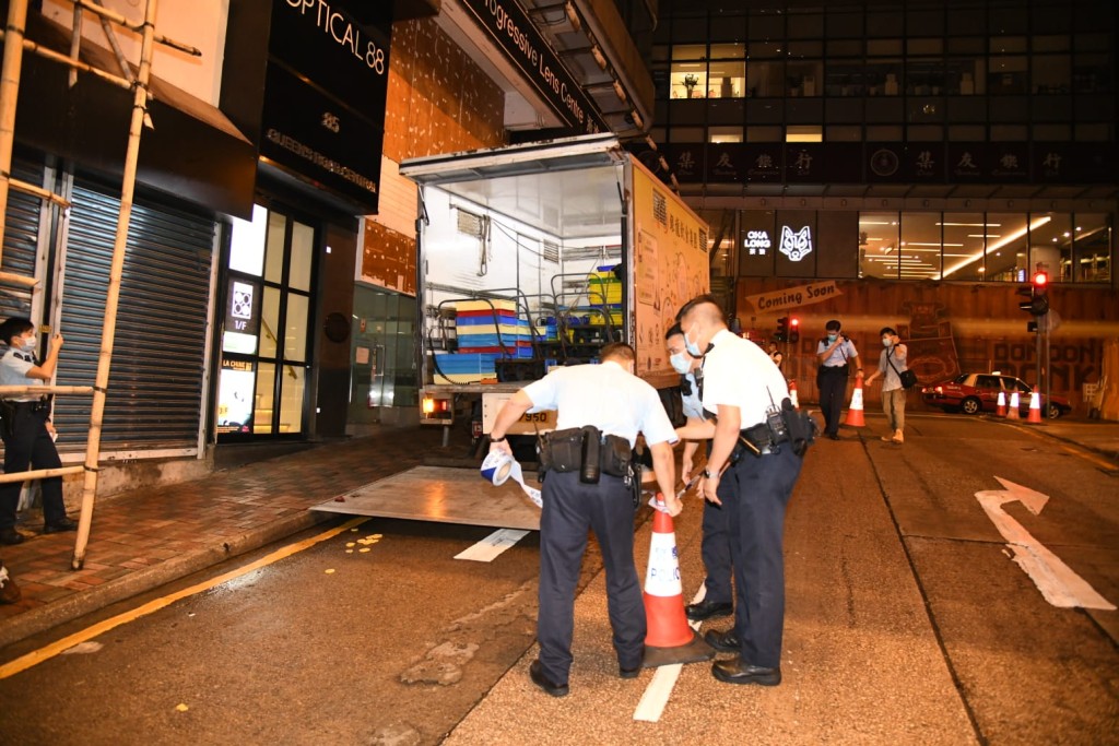 警員到場調查。
