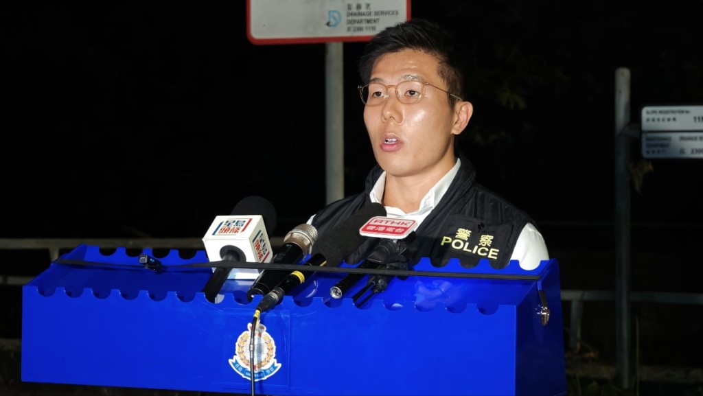 將軍澳警區刑事調查隊第四隊高級督察林昌業交代案情。黃文威攝 將軍澳警區刑事調查隊第四隊高級督察林昌業交代案情。黃文威攝