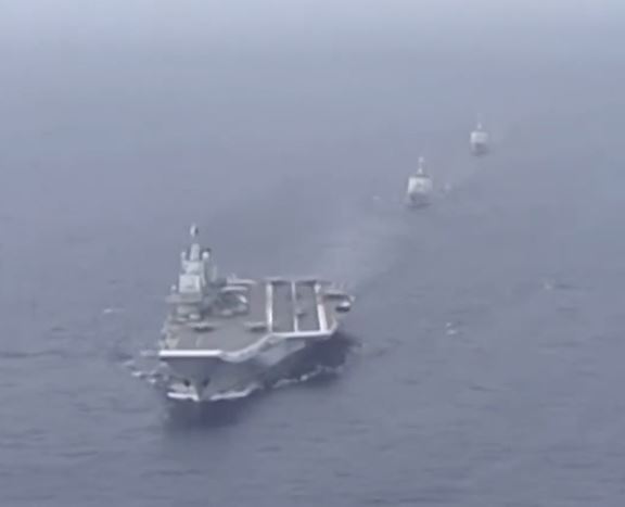 「南昌艦」在與航母「遼寧艦」編隊實戰化部署任務中，遭「外軍」挑釁。央視